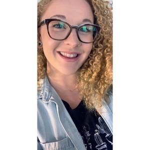 Meet your Posher, Chloé